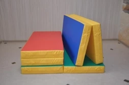 Мат гимнастический складной 100x80x10 (в 2 сложения)