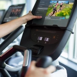Эллиптический тренажер PRECOR EFX 885 V2 с консолью P82, фото 3