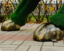Топиари бык Майкл Брон - газон Eco