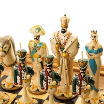 Шахматы в ларце с фигурами из хлебного мякиша Шахматы в ларце с фигурами из хлебного мякиша