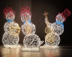 Световая фигура Снеговик-музыкант sn002 (инструмент на выбор), фото 1