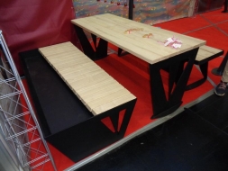 Стол со скамьями и подставкой для цветов, фото 2