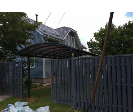 Арочный балочный навес во дворе, фото 2