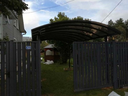 Арочный балочный навес во дворе, фото 3