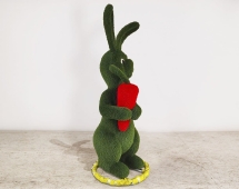 Топиари Кролик с морковкой, h= 170см - газон Есо Топиари Кролик с морковкой, h= 170см - газон Есо