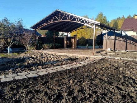 Двускатный навес для авто с металлочерепицей, фото 4