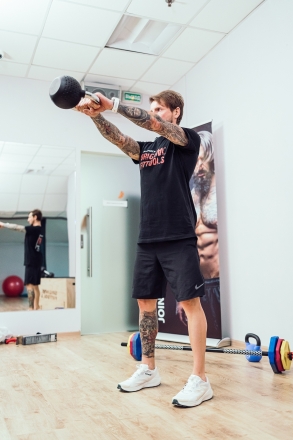 Гиря 28 кг с хромированной ручкой полиуретановая (CPU), фото 8