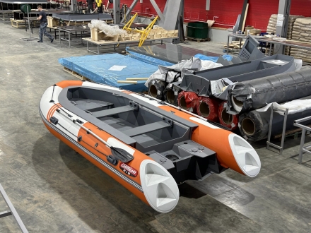 Моторная лодка ROGER РИБ Gelium 4300 (высокий борт, пластиковый конус), фото 4