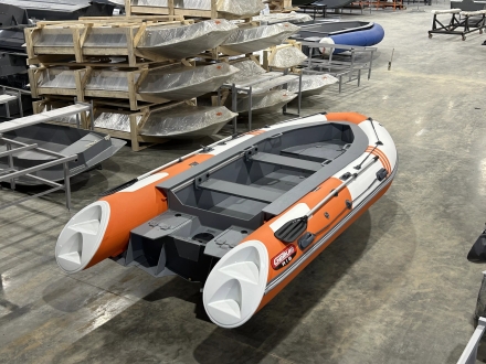 Моторная лодка ROGER РИБ Gelium 4300 (высокий борт, пластиковый конус), фото 1