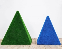 Топиари композиция Пирамиды, синияя и зеленая - газон Eco