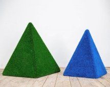 Топиари композиция Пирамиды, синияя и зеленая - газон Eco