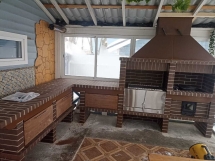 Печь Аристократ 7304 Радиальный кирпич красный с коричневым