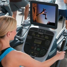 Эллиптичecкий тpeнaжep PRECOR EFX 835