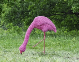 Топиари Фламинго розовый шея прямая, на водопое - газон Eco, фото 1