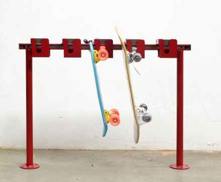 Стойка для скейтбородов запираемая, фото 1