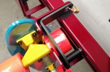 Стойка для скейтбородов запираемая Стойка для скейтбородов запираемая