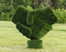 Топиари стела Рукопожатие - газон Deluxe Топиари стела Рукопожатие - газон Deluxe